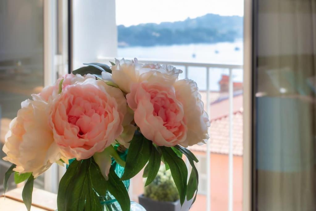 #40 Bright Sea View Suite For 6 2Mins Walk Port & Sea Вильфранш-сюр-Мер Экстерьер фото