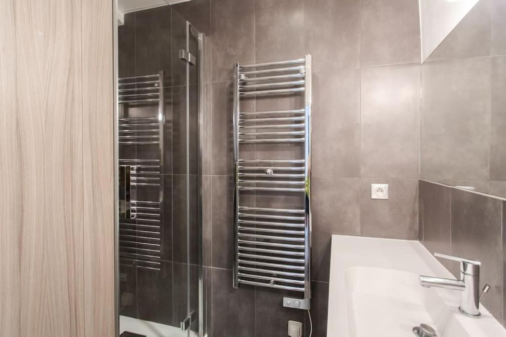 #40 Bright Sea View Suite For 6 2Mins Walk Port & Sea Вильфранш-сюр-Мер Экстерьер фото