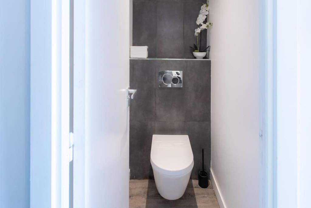 #40 Bright Sea View Suite For 6 2Mins Walk Port & Sea Вильфранш-сюр-Мер Экстерьер фото